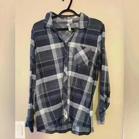 Two dye  4 button down - Picture 1 of 3